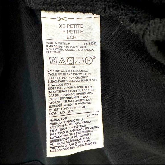 Gap double V-neck A-line top - Picture 3 of 4